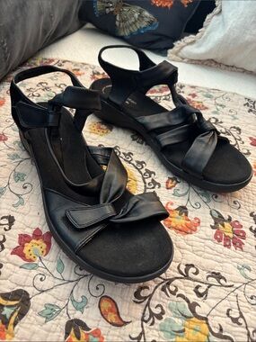 CLARKS Saylie Moon Leather Sandals Black Ortholite FootBed Size US 12 EU 44